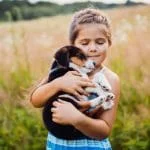 Lecție de Empatie: Influența prietenilor necuvântători în viața copiilor noștri