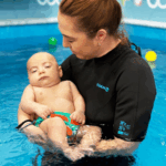Apa din piscină și pielea bebelușului: ce trebuie să știe părinții